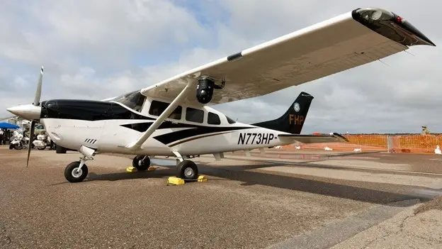 CESSNA 206